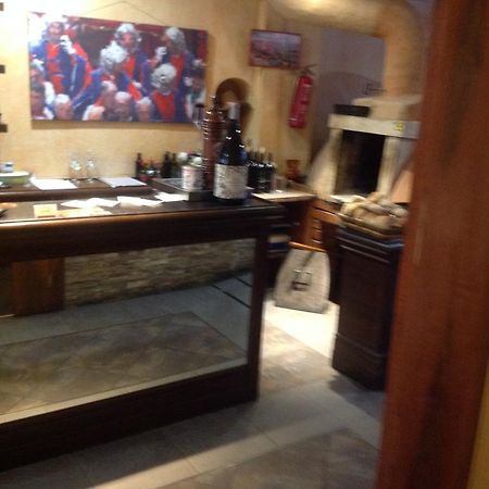 Hostal Aralar Pamplona Bagian luar foto